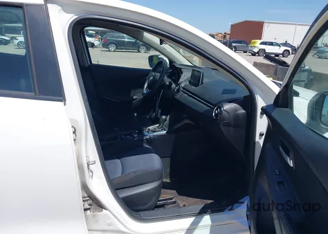 2017 Toyota Yaris Ia из США, поврежденный, VIN 3MYDLBYV7HY184361